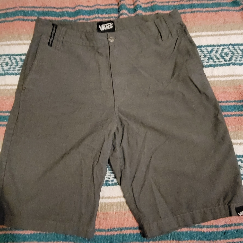 Van's skull shorts. Size 30. Gray.